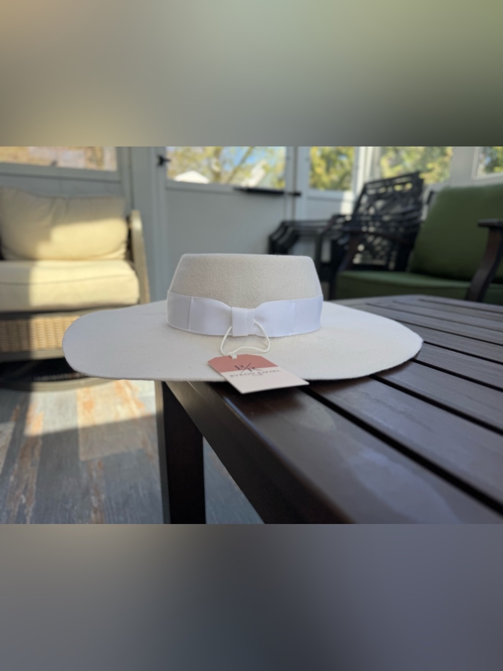 White Wide Brim Ribbon Felt Hat 6 7/8 55cm